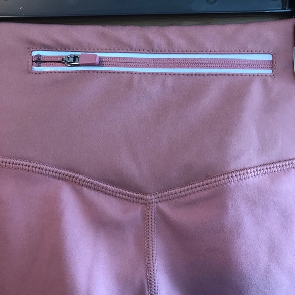 FABLETICS MID RISE ULTRACOOL REFLECTIVE LEGGING - Picture 8 of 9